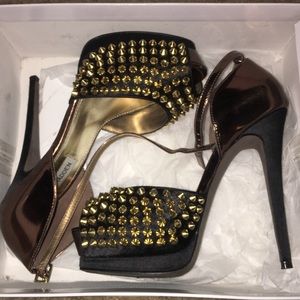 STEVE MADDEN Studded heels